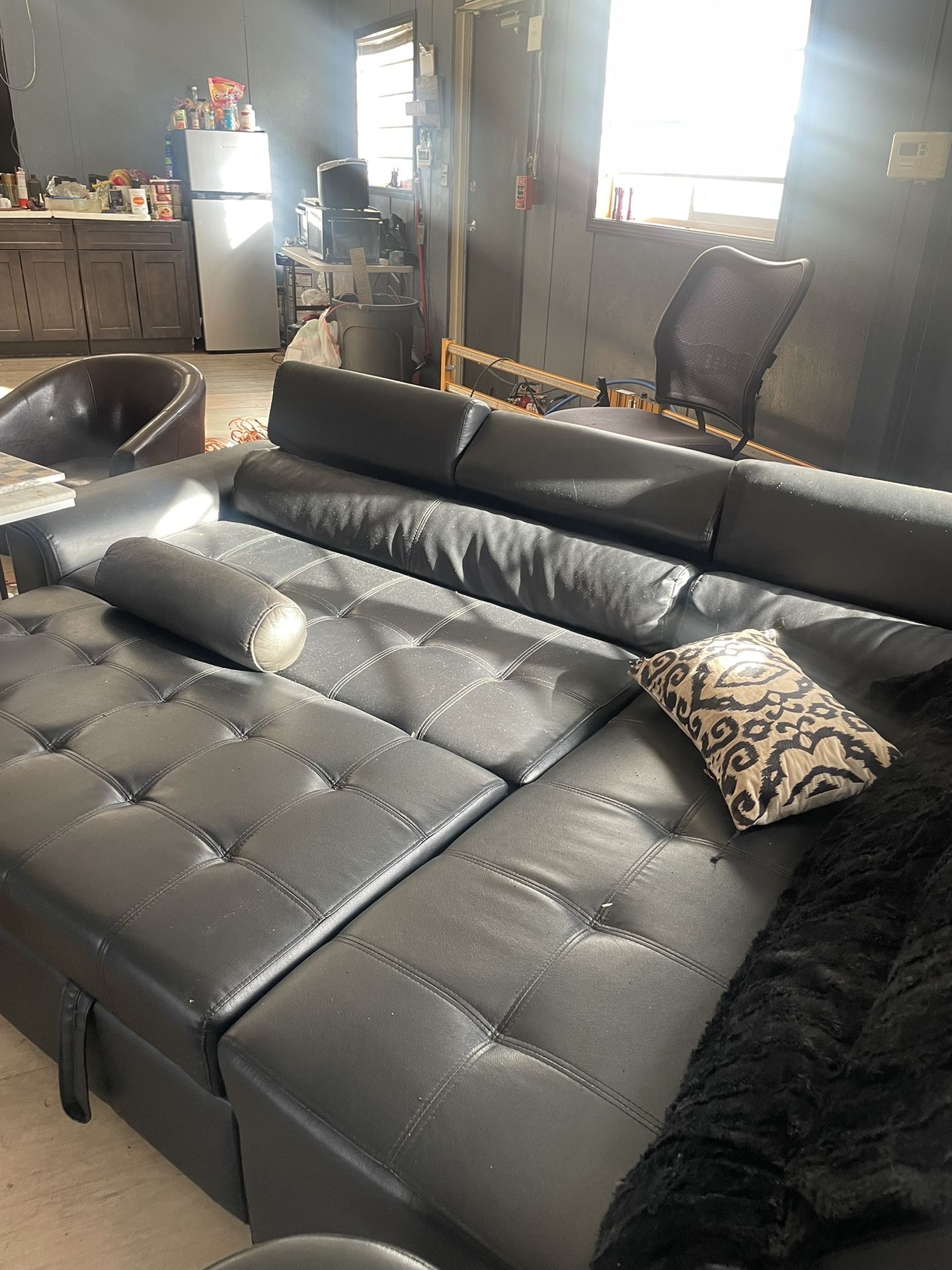 Leather Sofa/Sectional 