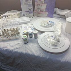 Wilton Brand Cake Decorating Kit