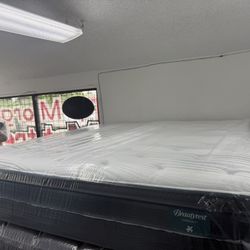 KING SIZE SIMMONS BEAUTYREST HARMONY PILLOW TOP MATTRESS & BOX SPRINGS BED SET