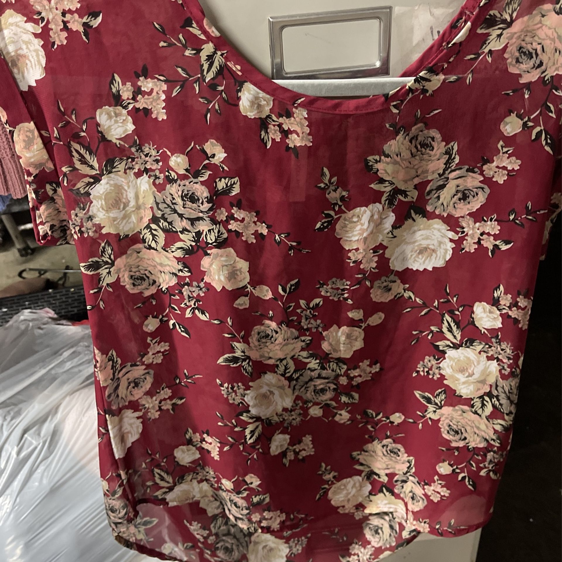 Women’s teenagers shirt, T-shirt, size, medium