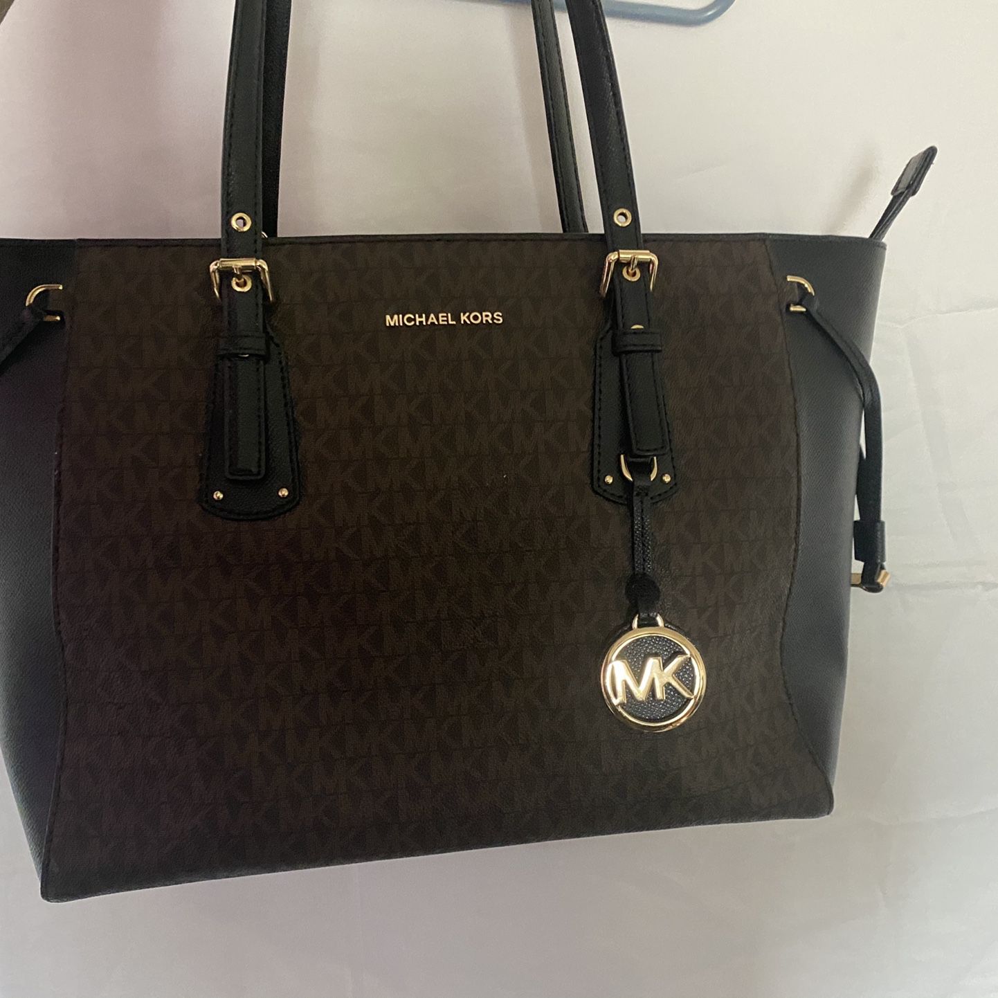 Used Perfect Condition Michael Kors Voyager Medium Logo Tote Bag