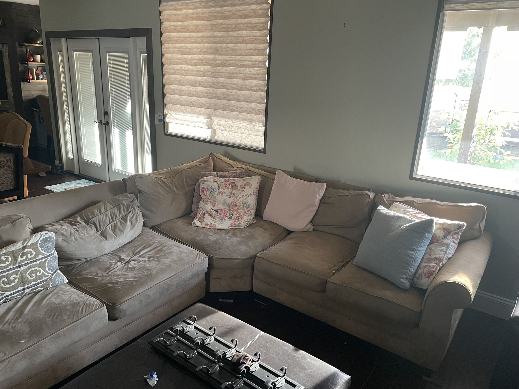 Large 3 Piece sectional Couch