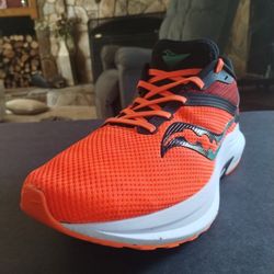 (Size-11.5) Men's, Great Condition, Saucony Axon Mens Orange Running Shoes
