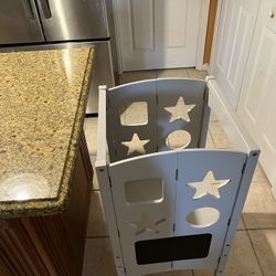Kitchen Helper Tower/ Toddler Kitchen Stand