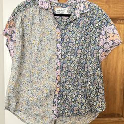 American Eagle Floral Shirt Medium 