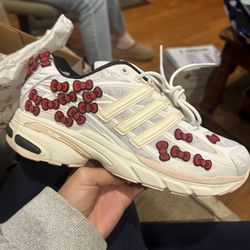 6.5 Hello Kitty adidas Shoes 