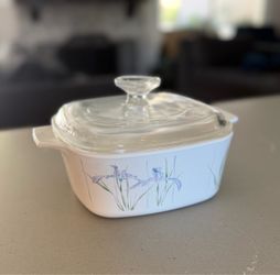 Vintage Pyrex casserole dish with lid