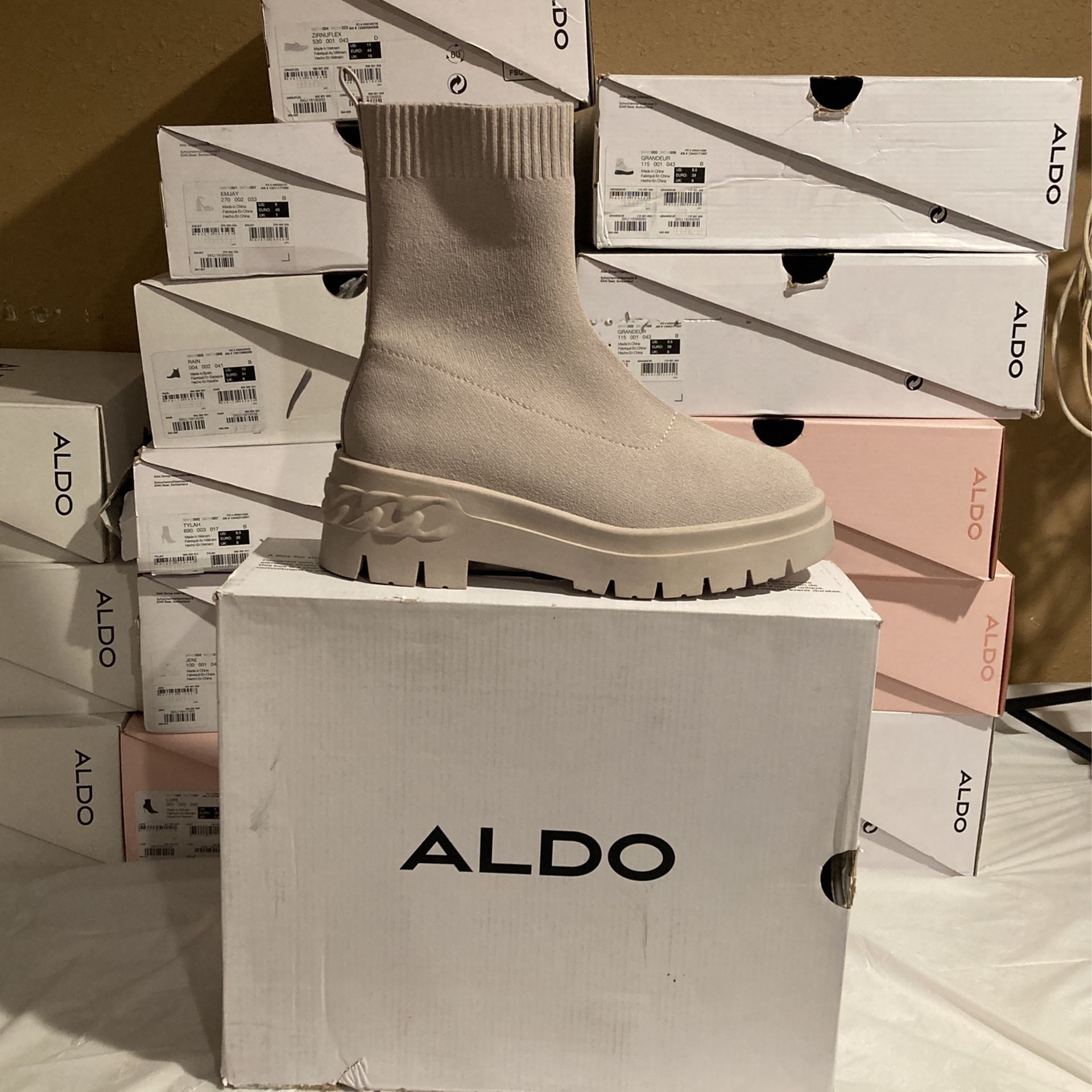Aldo Women’s Boots New Size 8.5