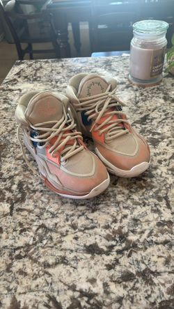 Kyrie Basketball Shoes - Size 6.5