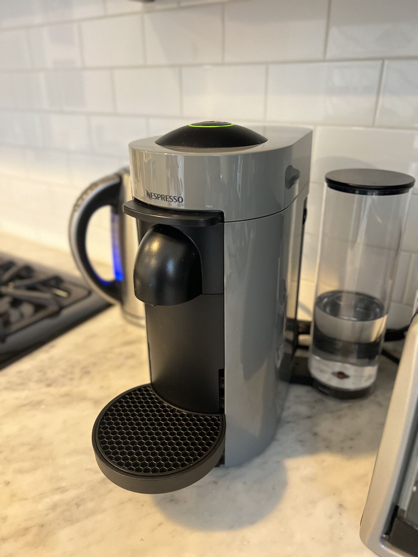 NESPRESSO MACHINE