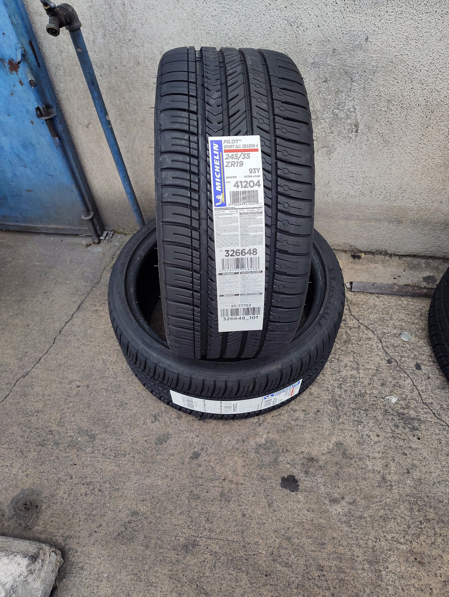 245 35 19 Michelin Pilot Sport All Season 4