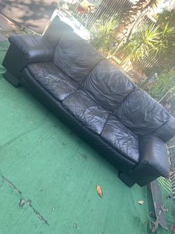 Leather couch in good condition just $40
