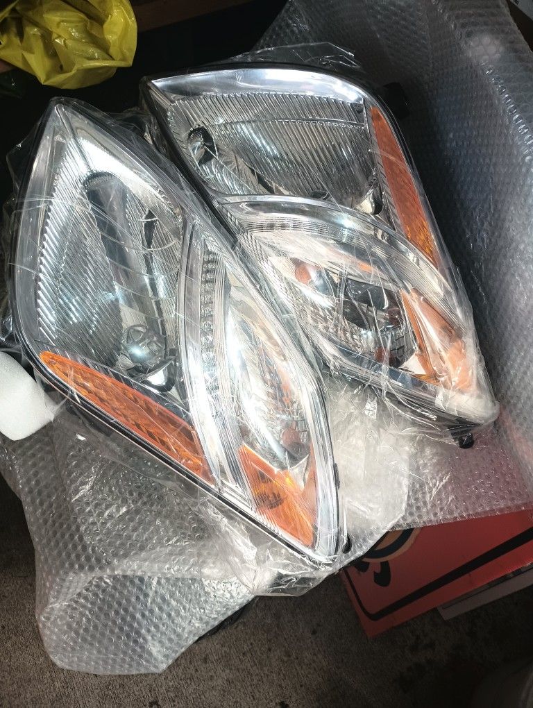 Prius headlights new pair second generation bottom