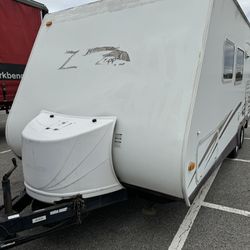 Camper Trailer (eight wheel) 