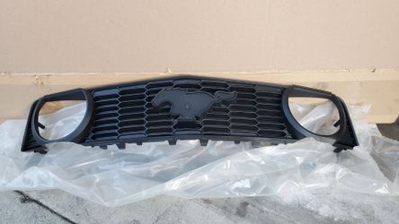 2010–2012 Ford Mustang GT OEM upper grille