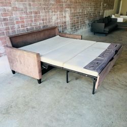 American Leather Queen Plus Sleeper Sofa -Delivery Available