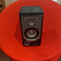 Infinity Bookshelf Speaker 8 Ohms