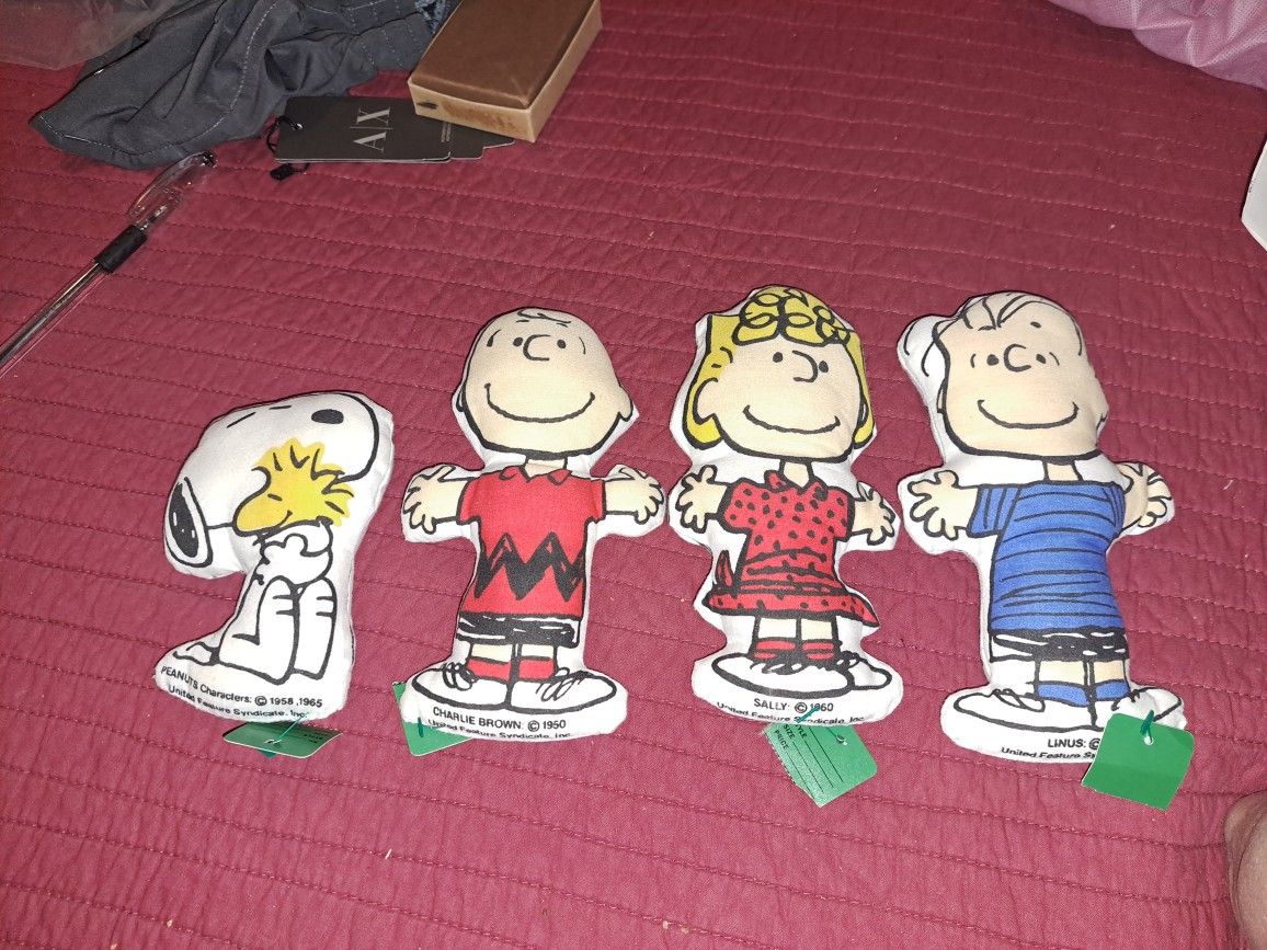 Snoopy Charlie Brown Sally Linus Peanuts Plush Set Vintage