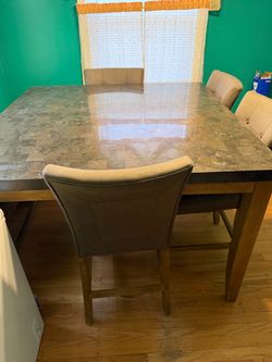 Kitchen dinette set