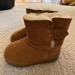 Infant Uggs Size 2/3 