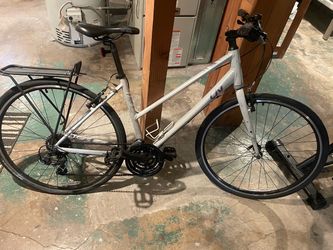 Liv Women's Hybrid City Bike