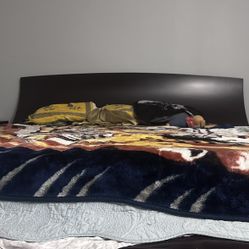 Must Sale Today California King Wood Bed (FAST SALE)