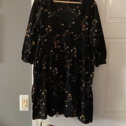 Woman’s Dress Size XL Black Floral