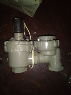 Automatic anti-siphon valve