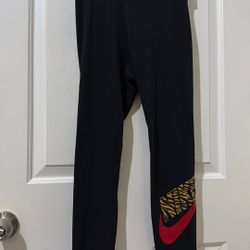 Nike Women Small 