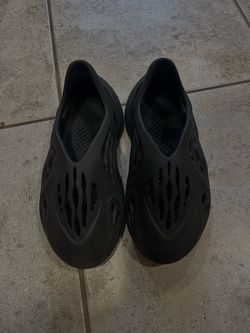 Yeezy Onyx Size 9 1/2