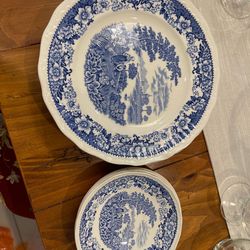 SwinnerTone plates (6)  and  bread plates (4)