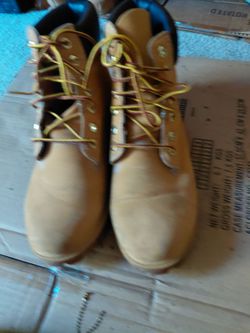 Timberland boots size 8 Mens>> still available
