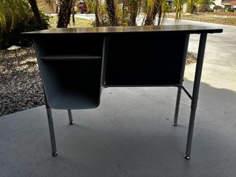 Student Desk / Computer Desk – Compact with Storage Shelf