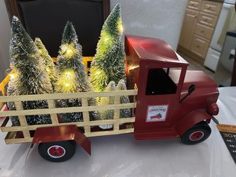 DECORATIVE CHRISTMAS TRUCK