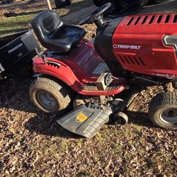 Must GO Taking Offers Lawn Mower With NEW ENGINE