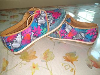 Zapatos mexicanos artesanales nuevos, zise 8 para mujer!!!!