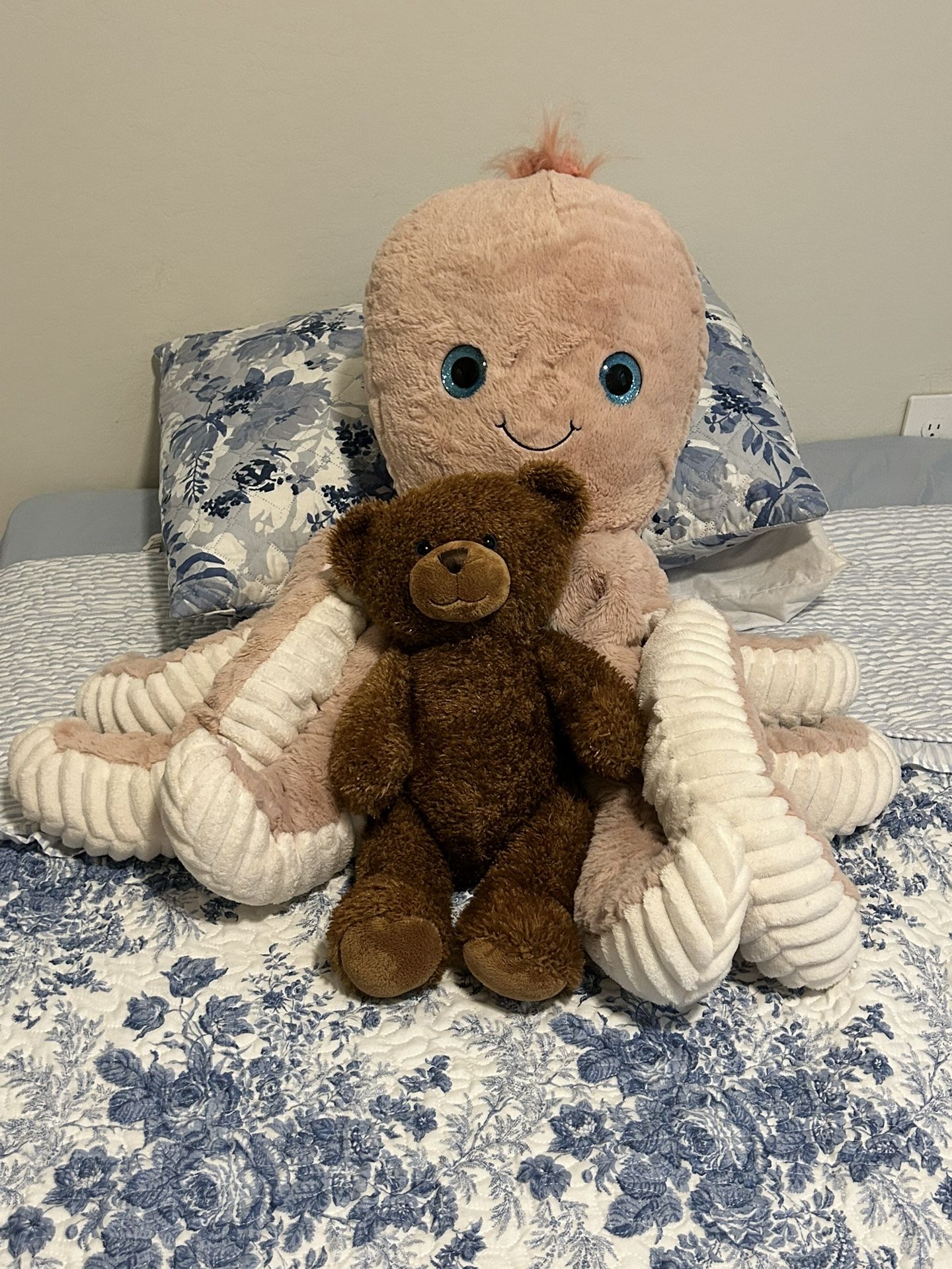Extra large octopus and build a bear bear