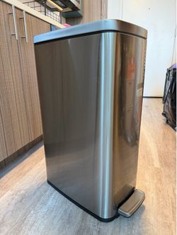 Trash can