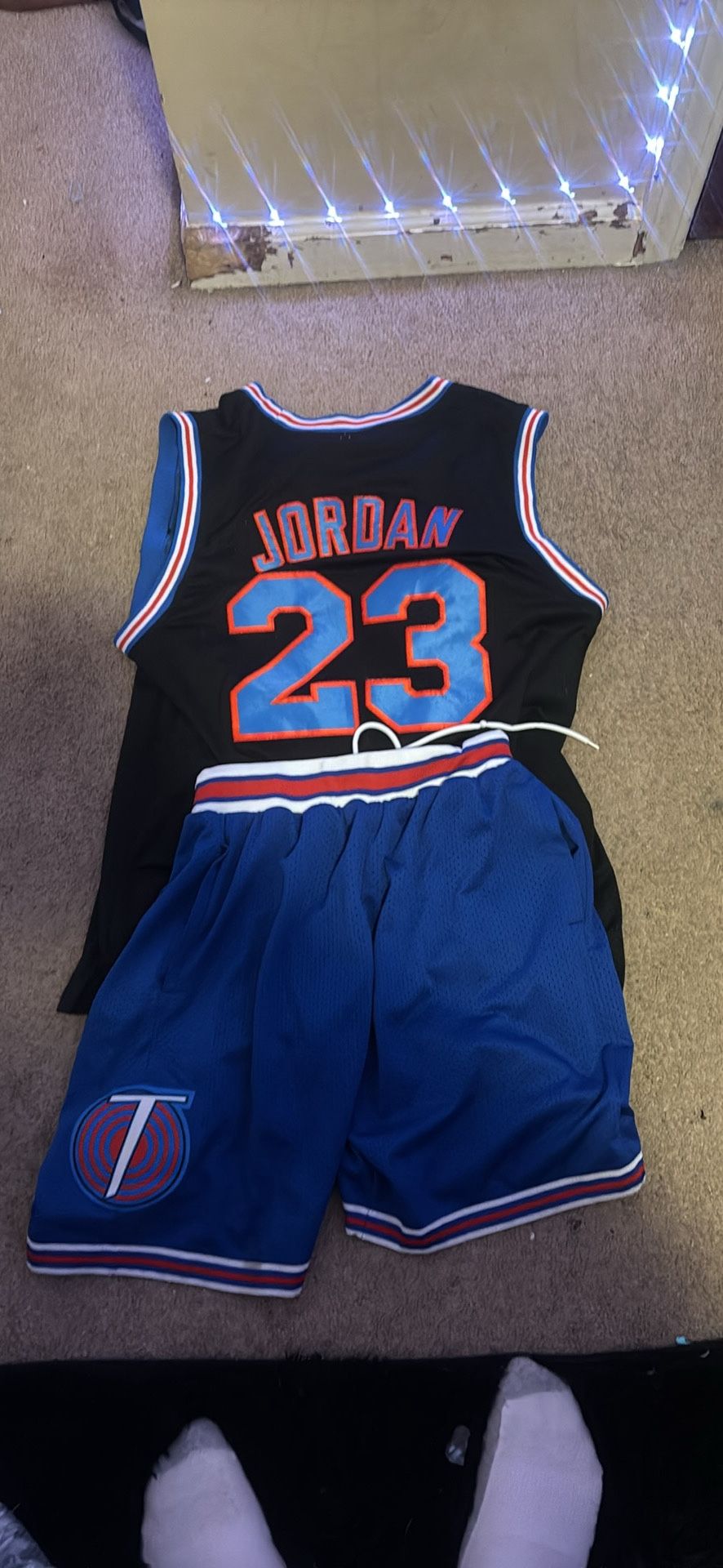 Tune Squad Medium Out Fit Jersey And Shorts