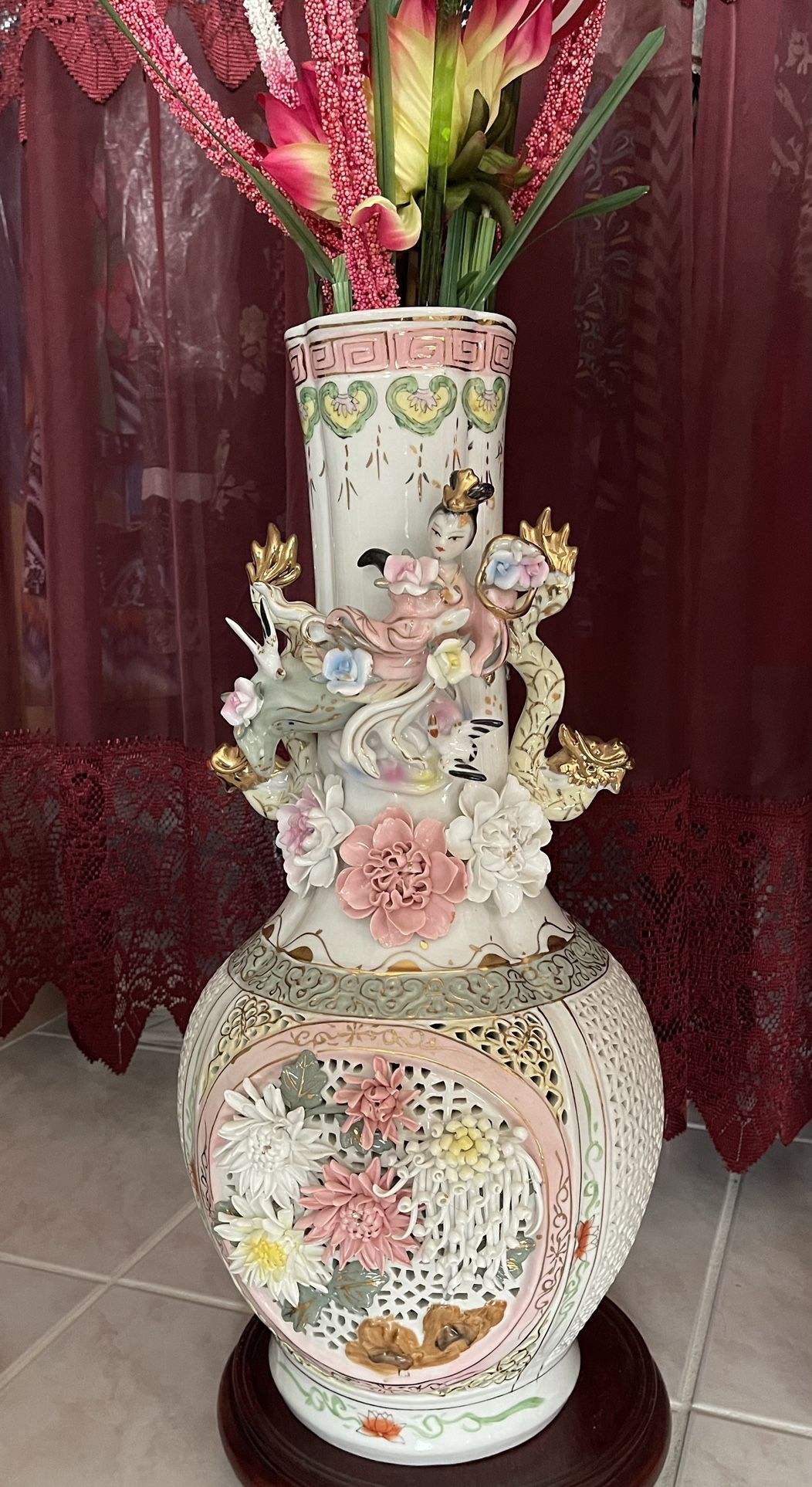 2 Elegant Chinese Porcelain Vase Set for Sale in Pembroke Pines, FL