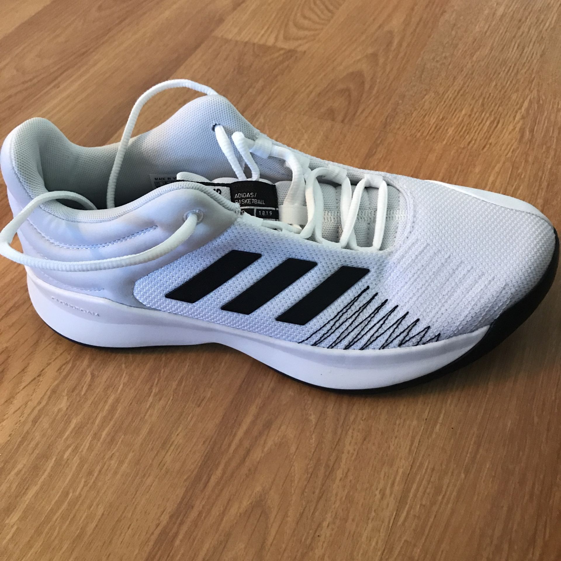 Adidas Sneakers