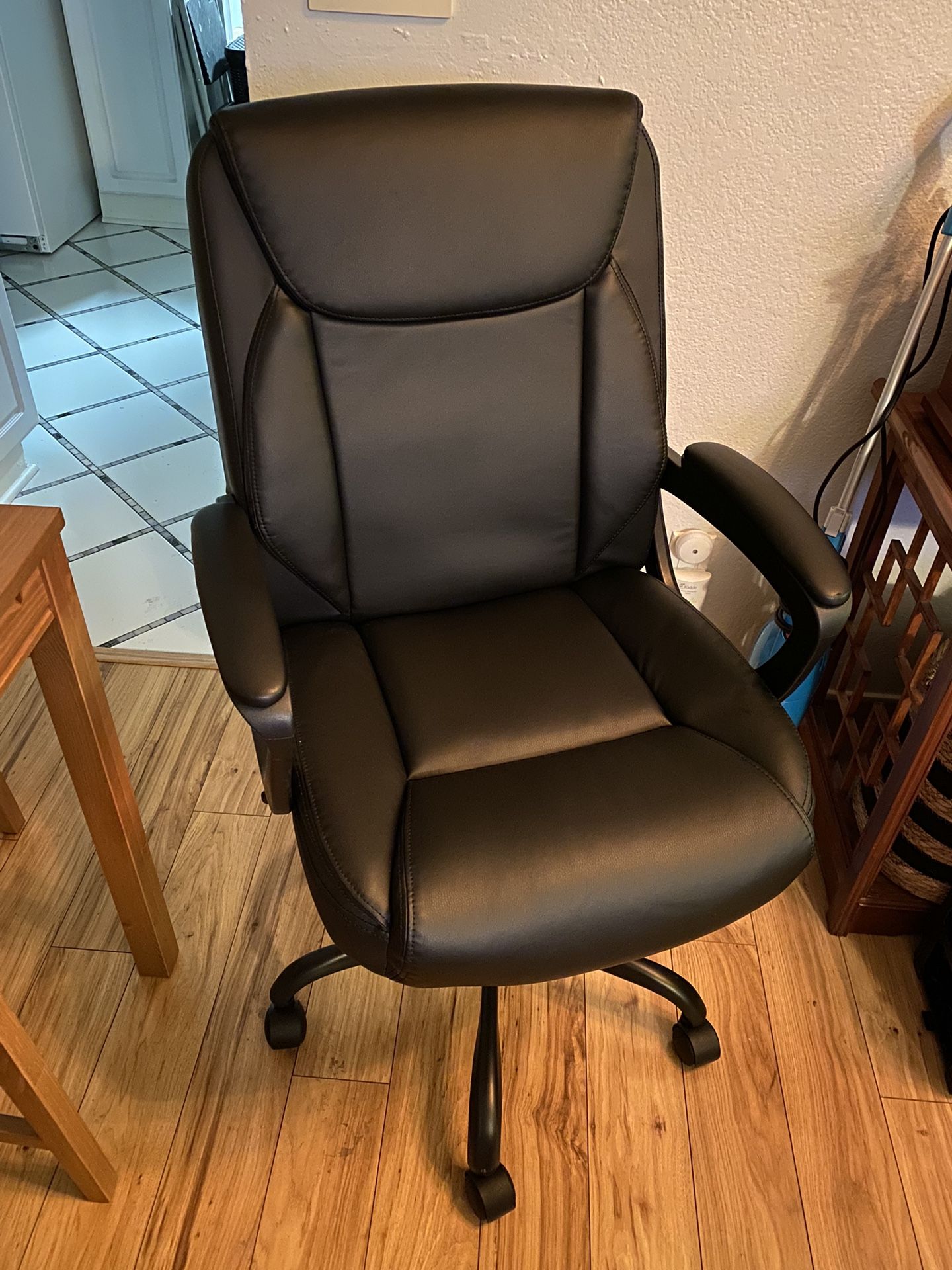 Amazon Basics Office Chair