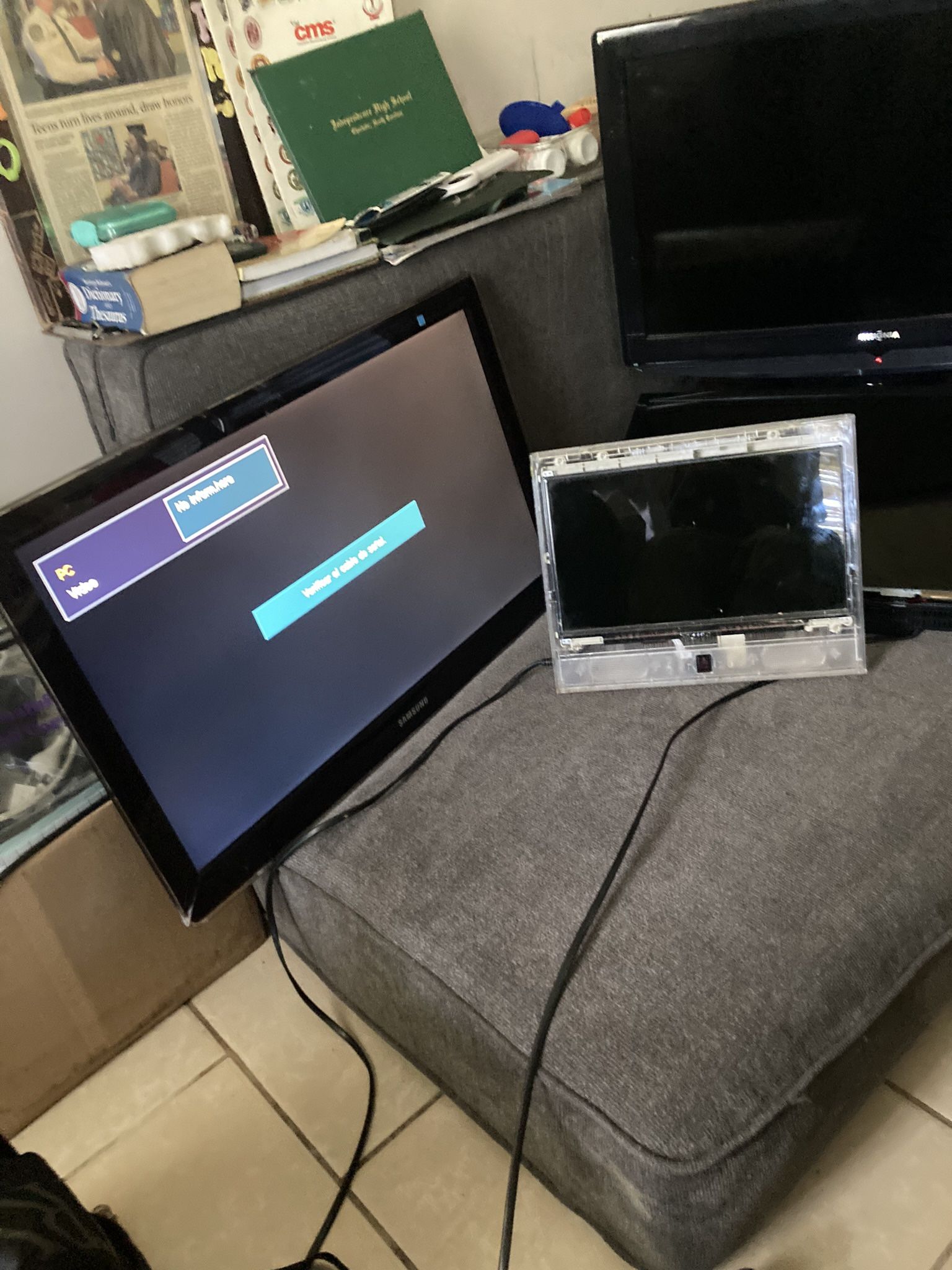 Samsung , On , Insignia HD SMART TV