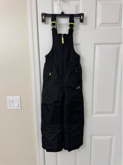 Kids size 4/5 champion brand winter snow bib excellent condition located in Weston