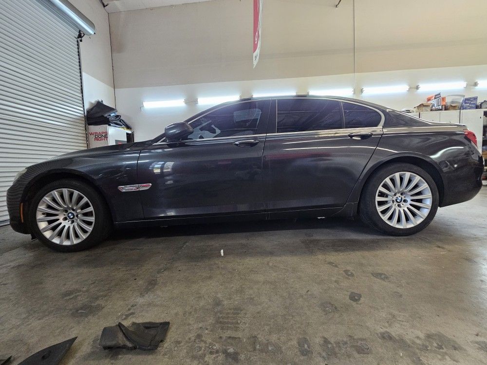 2012 BMW 750