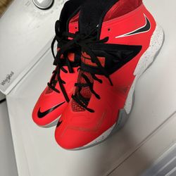 Le Brons J
