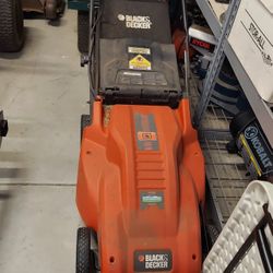 Black & Decker 18 Inch Mulching Rear Bag Mower MM1800