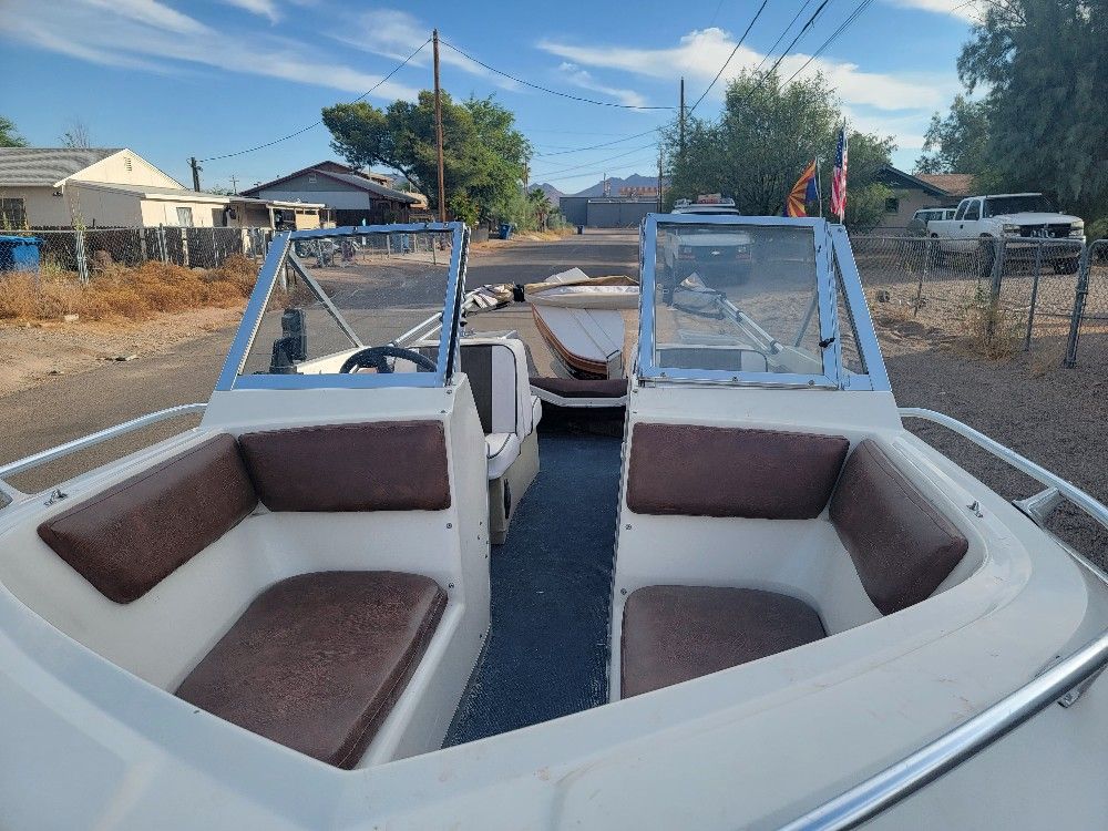 Boat Lake Ready 72 Chrystler Sport Satellite