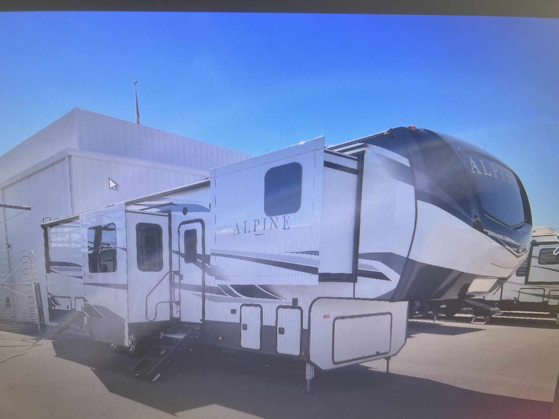 2021 ALPINE 37 Ft (3790FK)