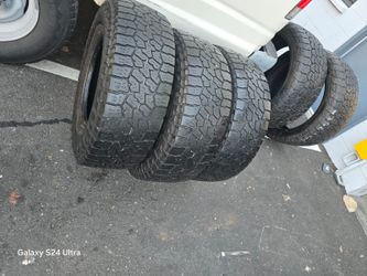 Only 3 Used Tires LT31x10.50r15 Falken Wldpeak AT3 $199.00.
FIRM PRICE, FIRM PRICE 
PLEASE DON'T ASK FOR DICOUNT
POR FAVOR NO PREGUNTE POR DESCUENTO